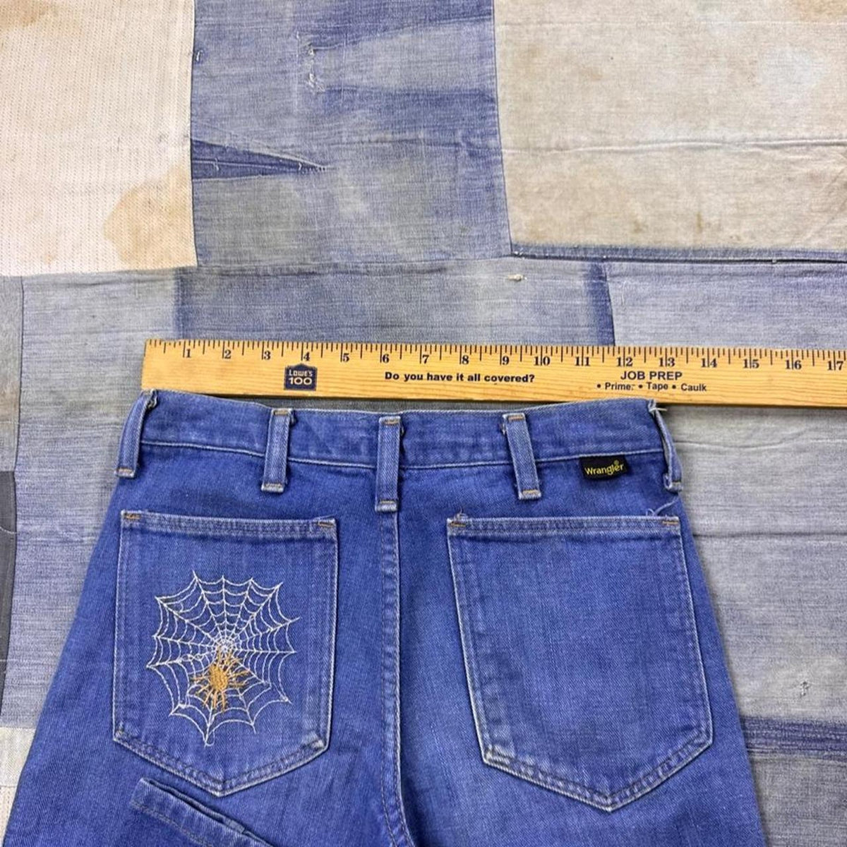 1970s Wrangler Spiderweb Embroidered Bell Bottom Jeans | 25x33