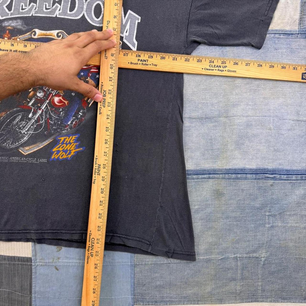 1990s V-Twin Freedom The Lone Wolf Motorcycle Graphic Tee | Large