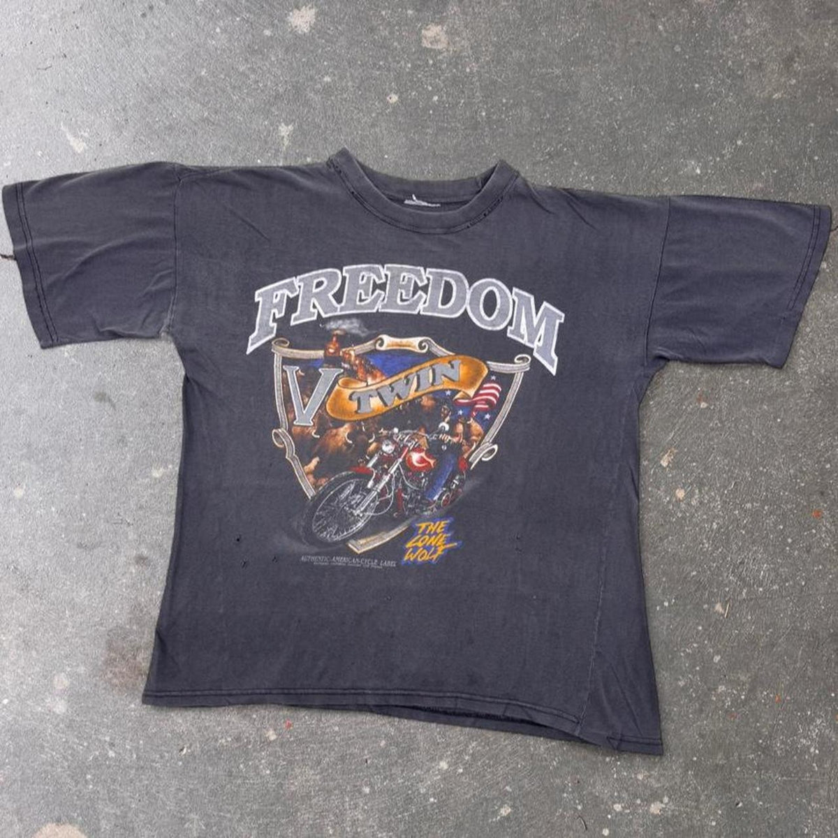1990s V-Twin Freedom The Lone Wolf Motorcycle Graphic Tee | Large