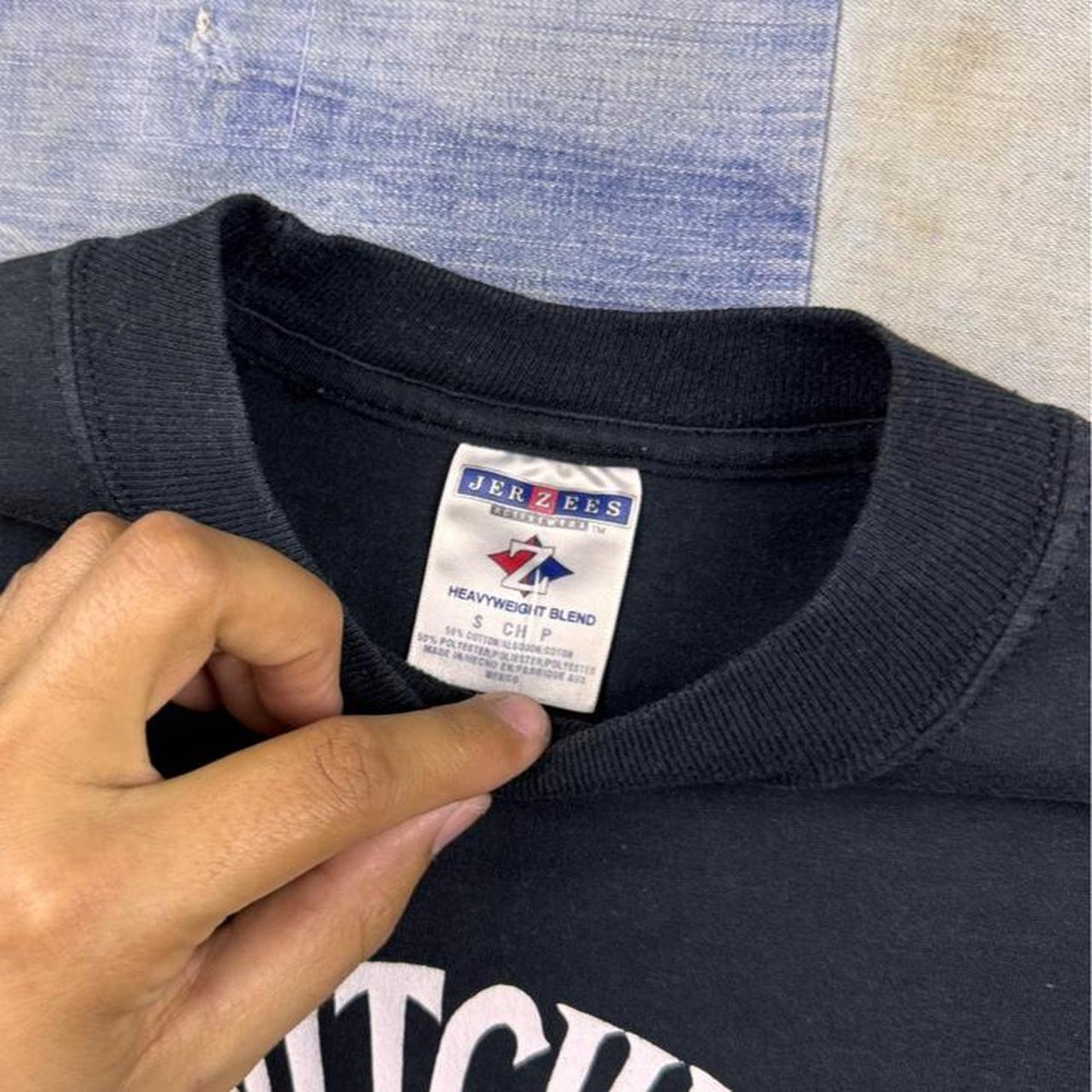1990s Snitches Are a Dying Breed Gun Graphic Tee | Small