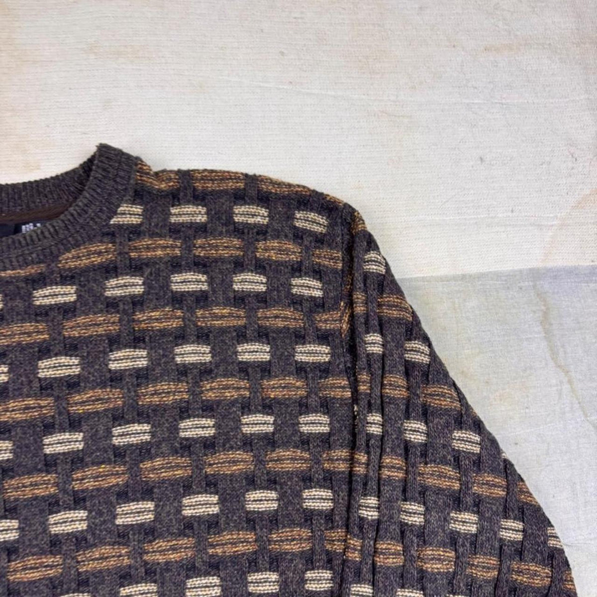1990s Bill Blass Geometric Textured Knit Crewneck Sweater | 2XL