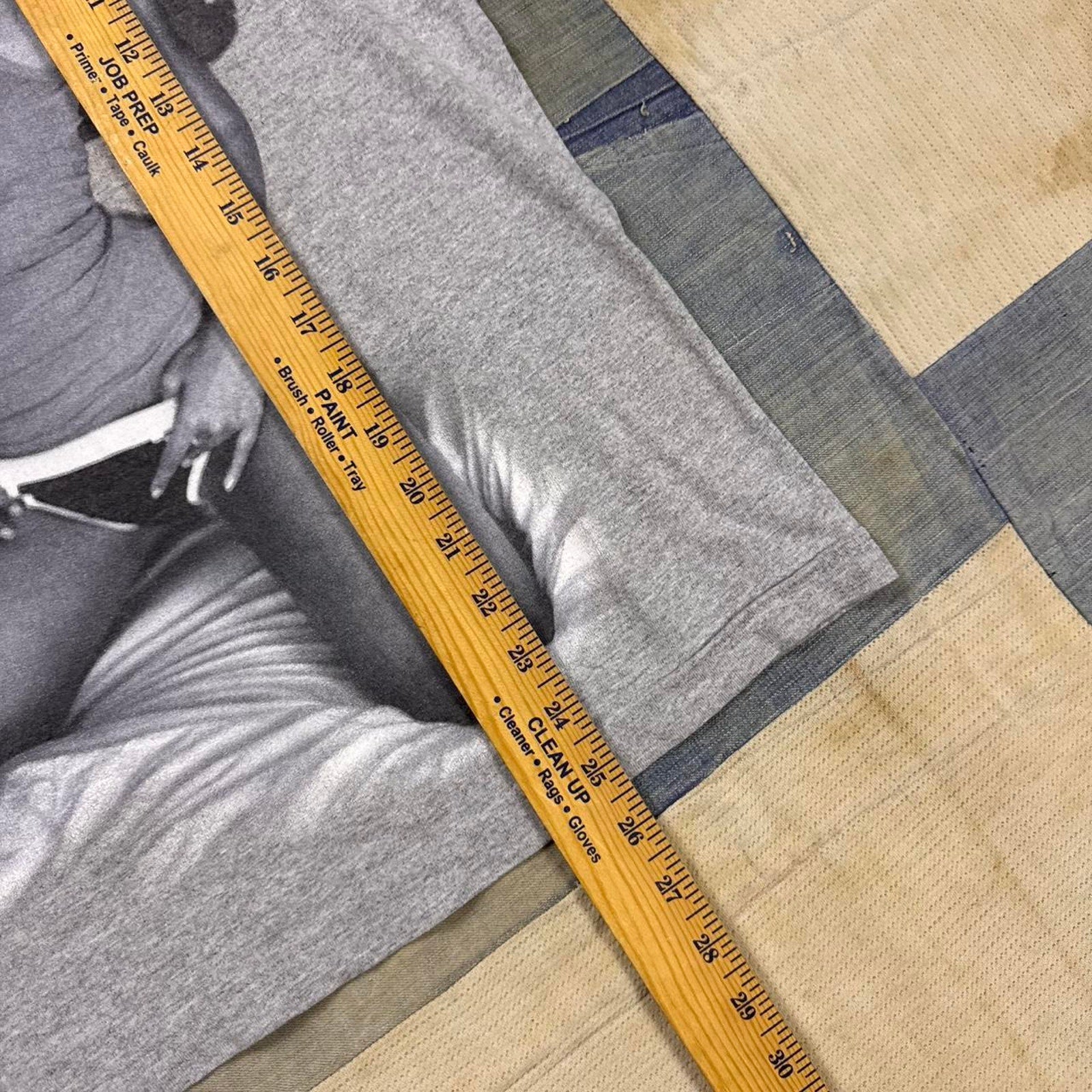 Y2K Famous Stars & Stripes Grey graphic tee | Small