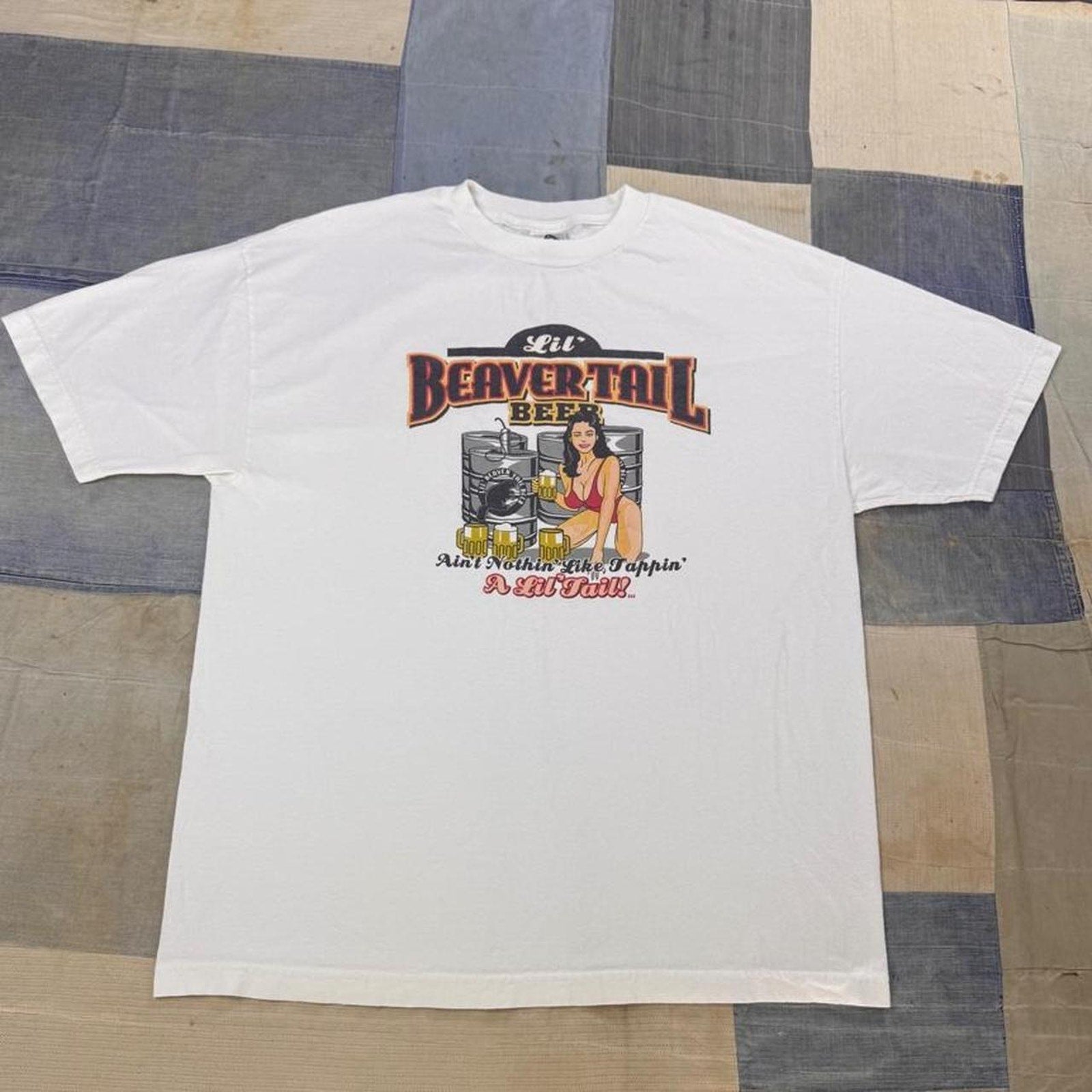 2000s Lil’ Beaver Tail Beer Graphic Tee | XL