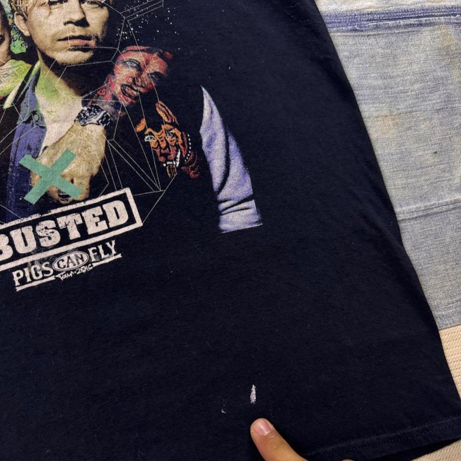 2016 Busted Pigs Can Fly UK Reunion Tour Tee | Medium